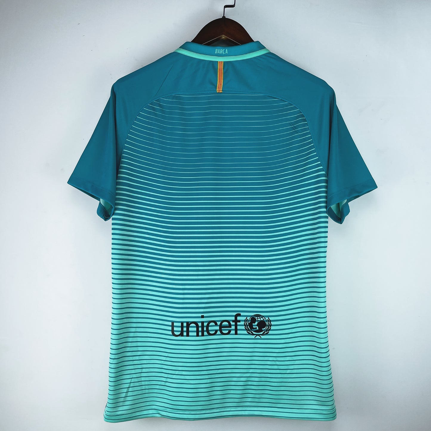 16-17 Barcelona Away