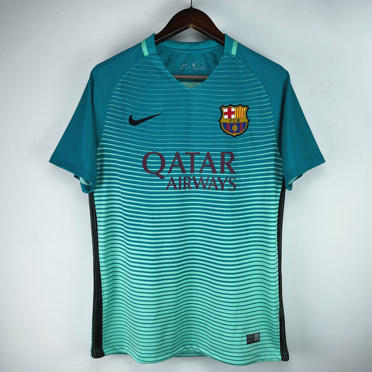 16-17  Barcelona Away