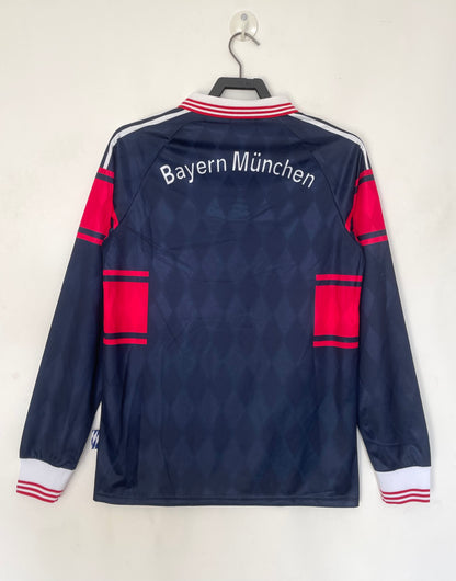 1997-99  Bayern München Away