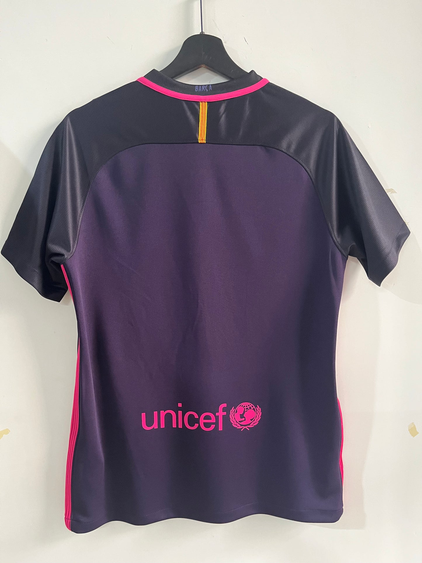 16-17 Barcelona Away