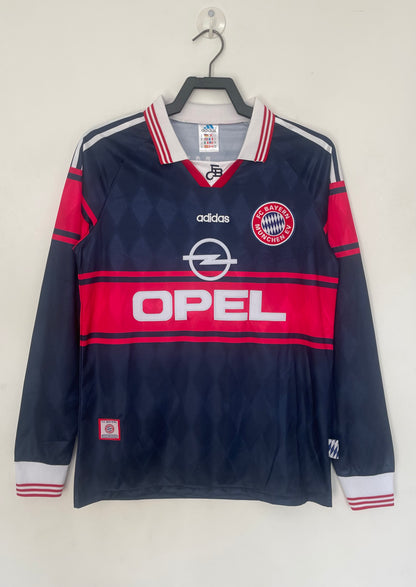 1997-99  Bayern München Away