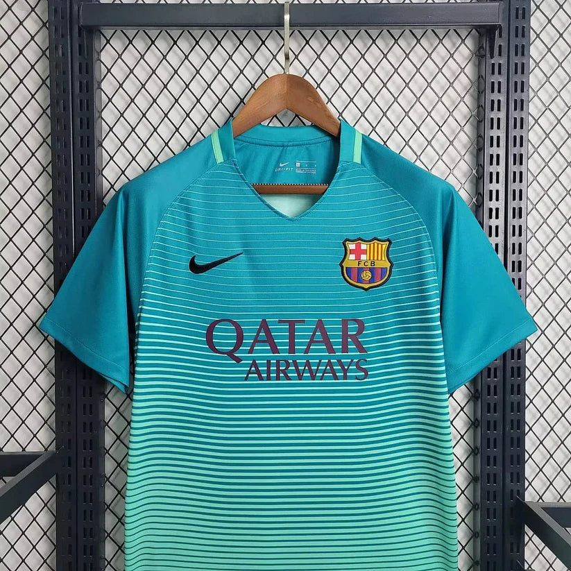 16-17  Barcelona Away